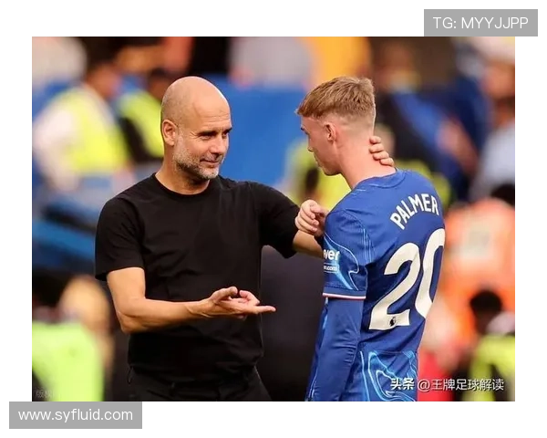 足球明星赛前穿搭揭秘时尚风潮引领球场魅力与个性展示